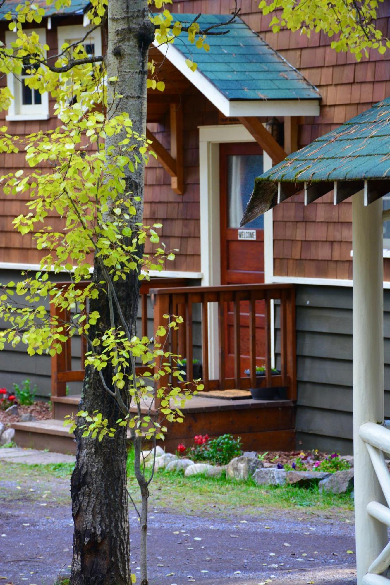 Johnston Canyon Lodge & Bungalows Castle Junction Exteriér fotografie